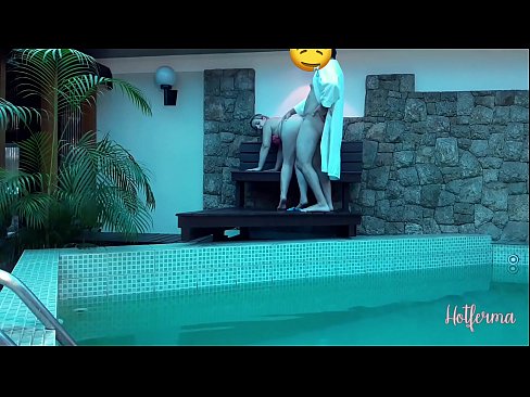 ❤️ Chef inviterer stuepige til poolen, men kunne ikke modstå en hot ❤ Porno at da.truedating.top ❌
